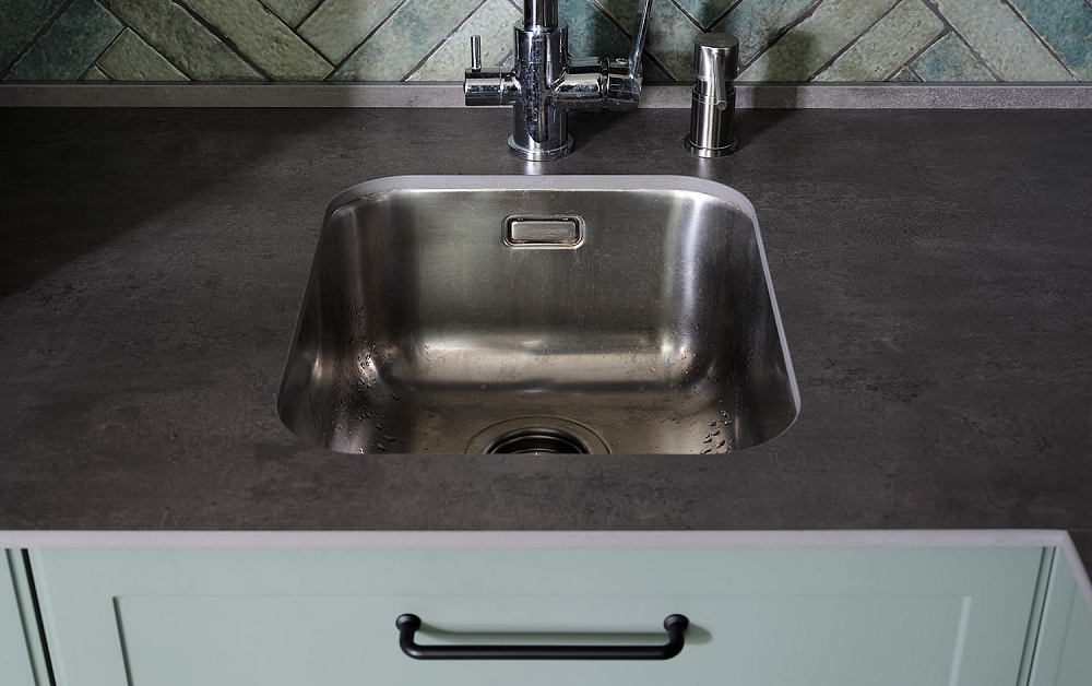 Кухня в московской сталинке в духе норвежского леса