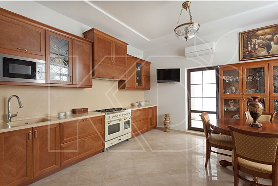 Деревянная кухня