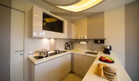 Глянцевая кухня в Казани