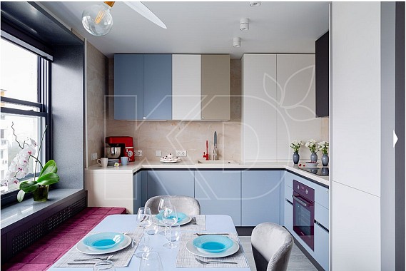 дизайн кухни в бело-зеленых тонах