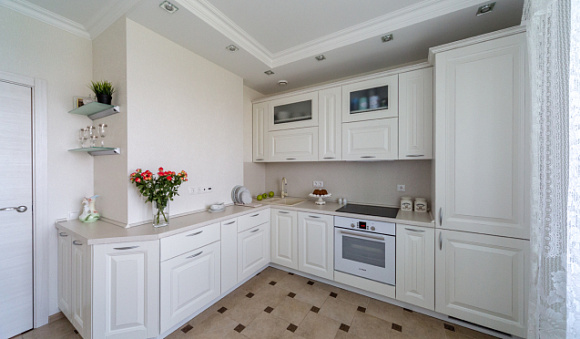 Белая кухня в Липецке