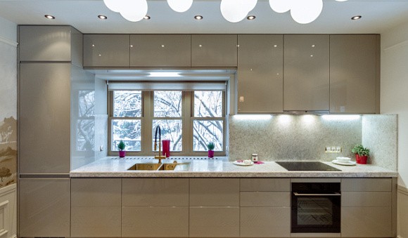 Глянцевая кухня в Казани