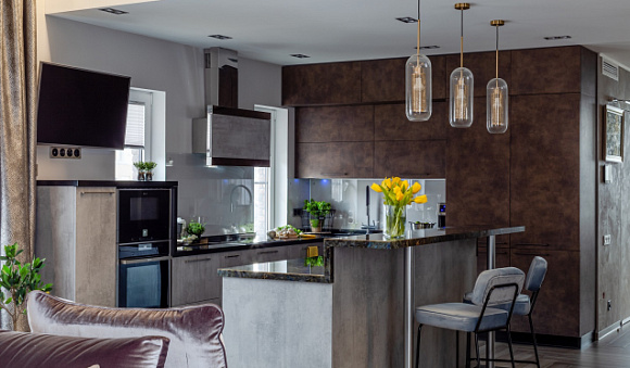 Коричневая кухня в Новосибирске