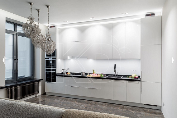 дизайн кухни белой глянцевой